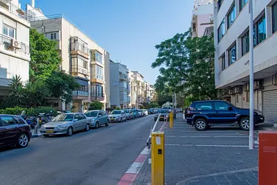 Тель Авив. Район улицы Аяркон.12 мая 2013 г.